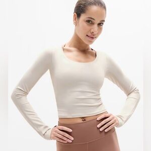 Athleta Transcend Long Sleeve Top, Cream, XS w/ thumbholes, NWOT